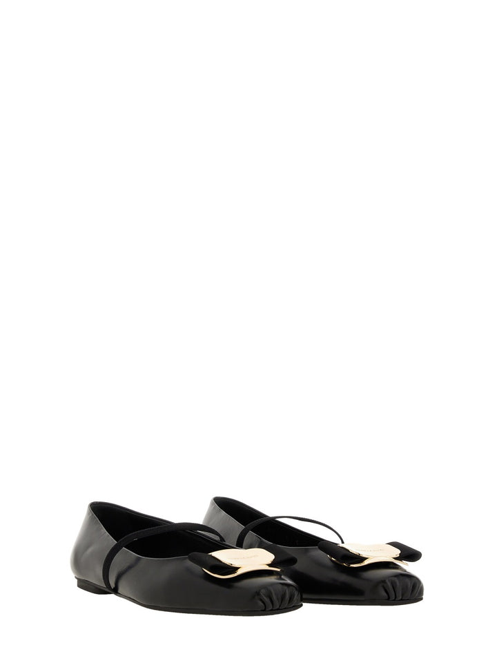 Ferragamo Scarpe Basse - Nero | Wanan Luxury