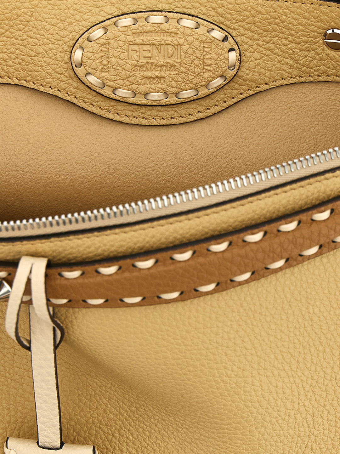 Fendi By The Way Soft Selleria Medium Borse a Mano - Beige | 66b2accd69501832cffaac4555ab8fb73eddb942