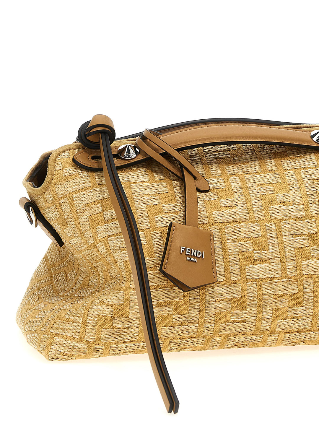 Fendi By The Way Soft Medium Borse a Mano - Beige | 460aae61069bac680834889db0661bbeb20d3310