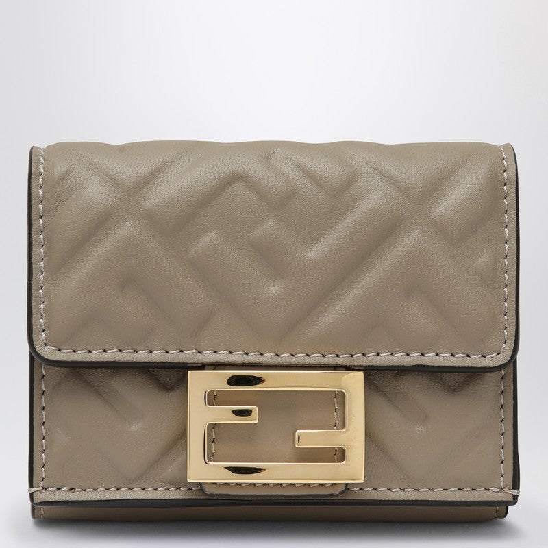 Fendi Apparel & Accessories - Beige | 91f6d48810e58b353ef2212e2bf67e9e09a83a14