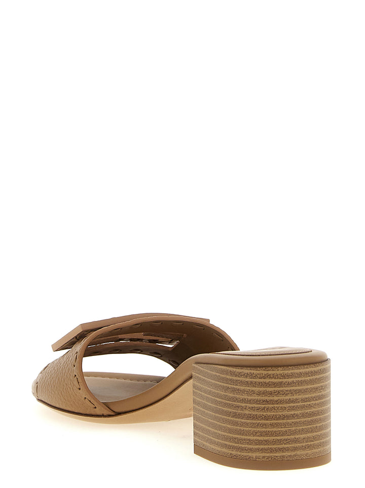 Fendi Baguette Sandali - Beige | 056055b5194b06f60566aa8d165c2d3713272f6a