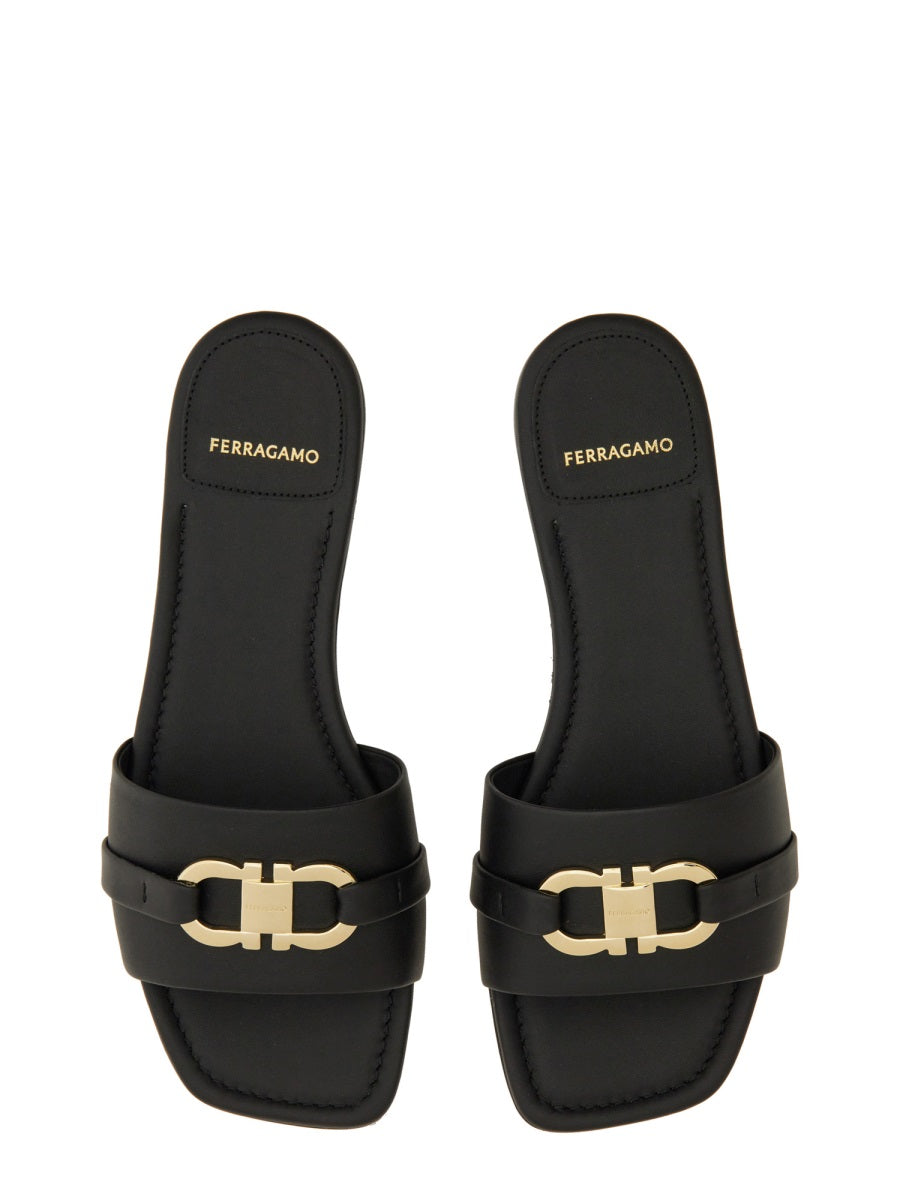Ferragamo Sandali - Nero | Wanan Luxury
