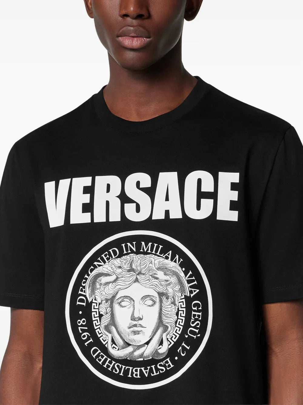 Versace TSHIRT - Nero | e8fe4715cfab24c2a58f6ad660db609c25522cac