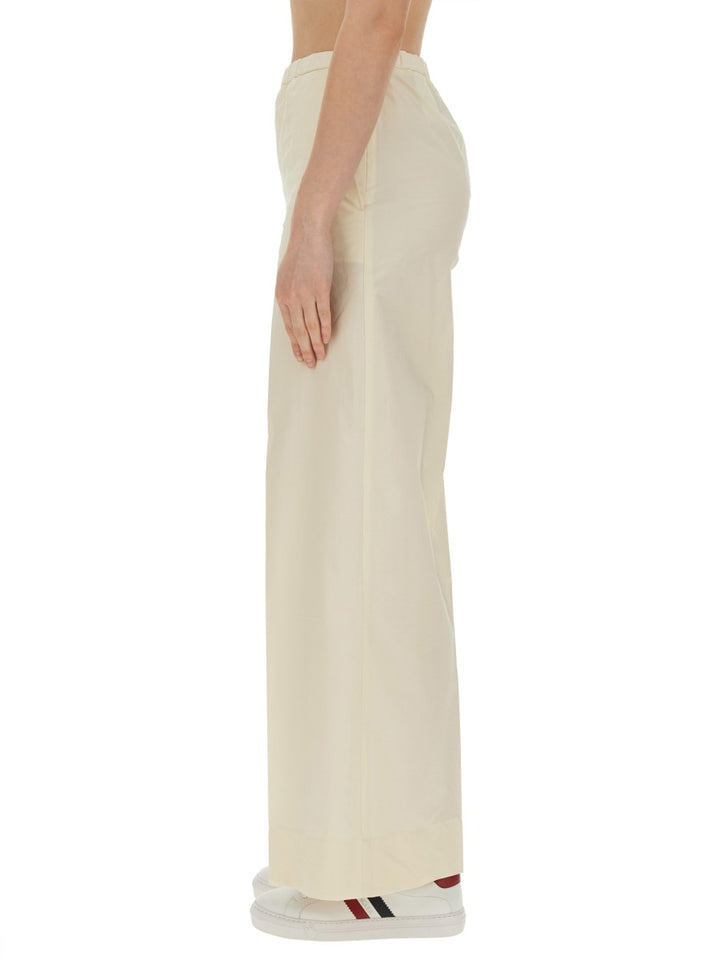 Moncler Pantaloni - White | 5636391a94bf2673ec058e5039ecb2e0f91b4e96