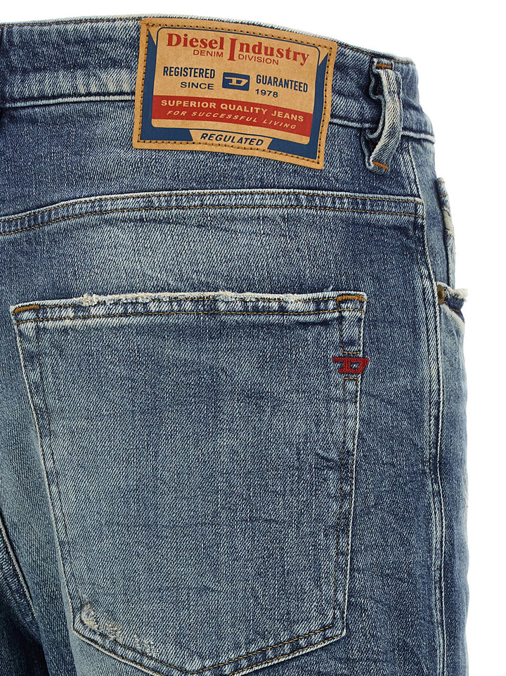 Diesel 1988 D-Ark Jeans - Celeste | da99a2ca31399657e85c5ff436a5ea49926cf25e