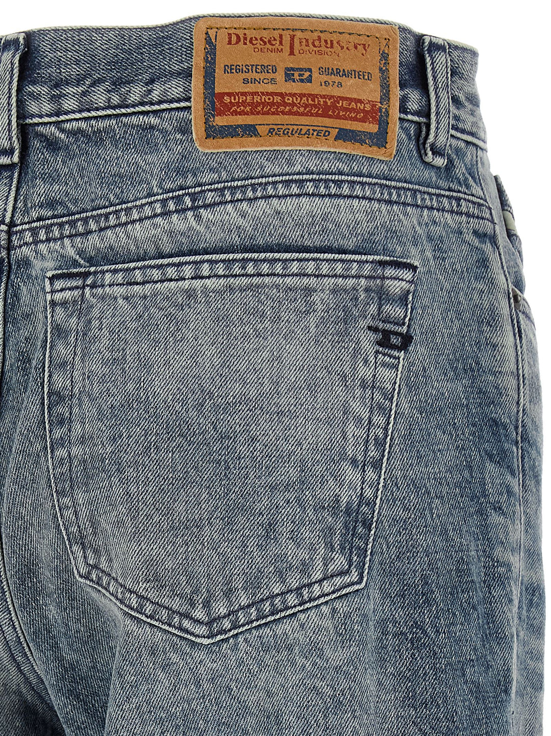 Diesel 1978 D-Akemi-Fsh Jeans - Celeste | e07f8d77bb111cd53114b1a85ae0d3737645c20b