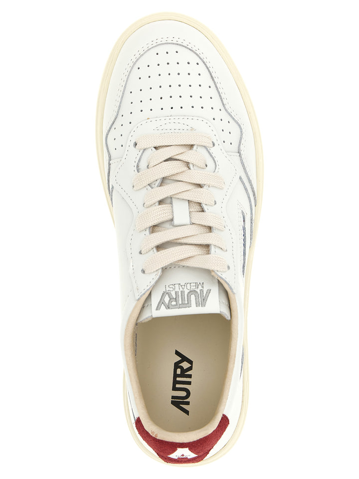 Autry Medalist Low Sneakers - Bordeaux | 2bb1005da4698ddb3bbf7fdc72684dafc1272e85