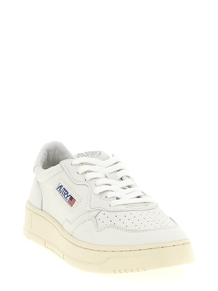 Autry Medalist Low Sneakers - Bianco | 6e22545d680debbac2de64cc52b56af22d60c38b