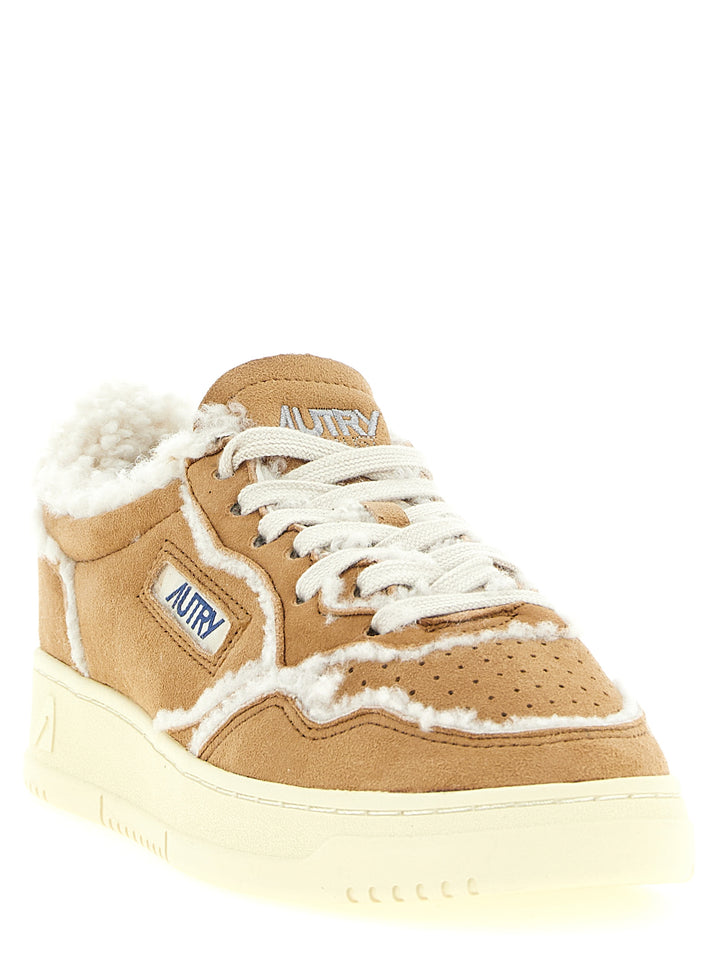Autry Medalist Low Sneakers - Marrone | a0a4c31f3fc7389223e721d066a03df6ab0babab