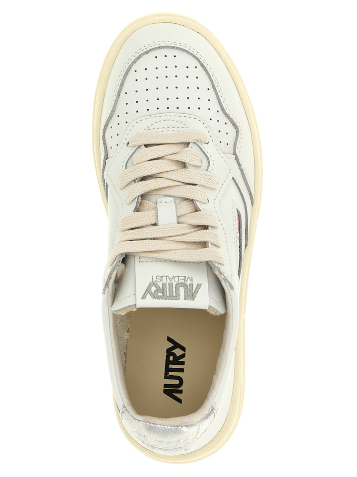 Autry Medalist Low Sneaker Sneakers - Silver | 85322b050cedd198523fdc6594482e1e6ba637a0