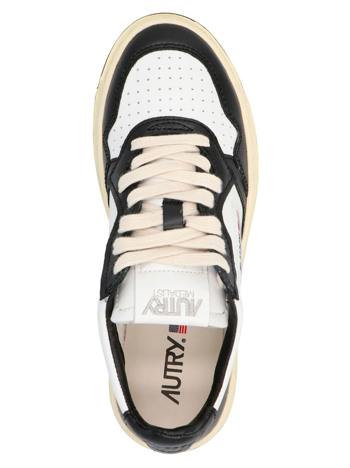 Autry Medalist Low Sneakers - Bianco/Nero | e51db212adedd235affc69cfa446cf9d6c51e613