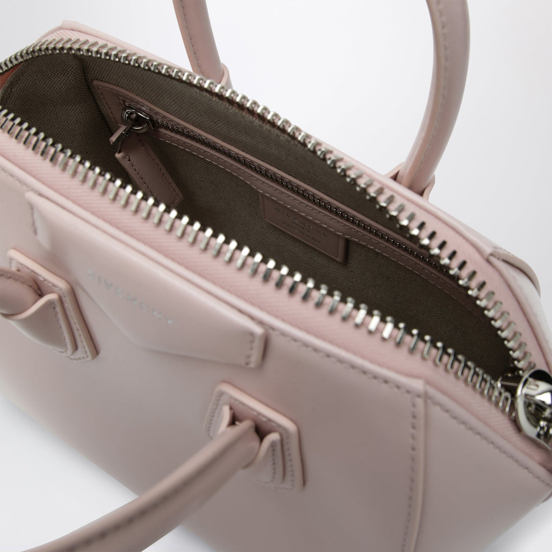 Givenchy Apparel & Accessories - Rosa | e15ec59703d65d4ced549c6429fea6092534da74