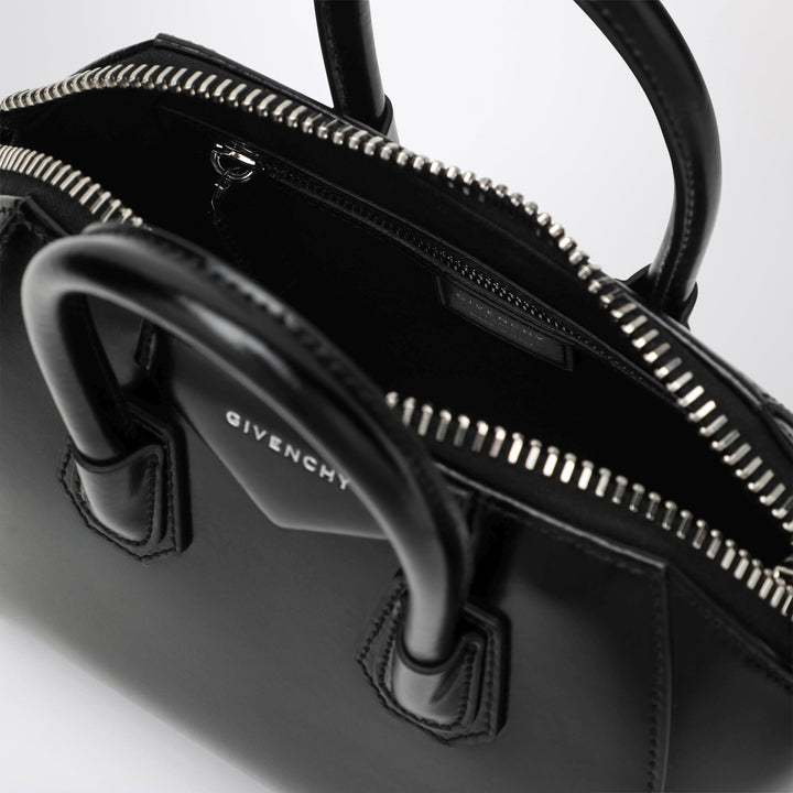 Givenchy Apparel & Accessories - Nero | 5454ed4236287599f87e61f5a2950ecc5c8f0d9c