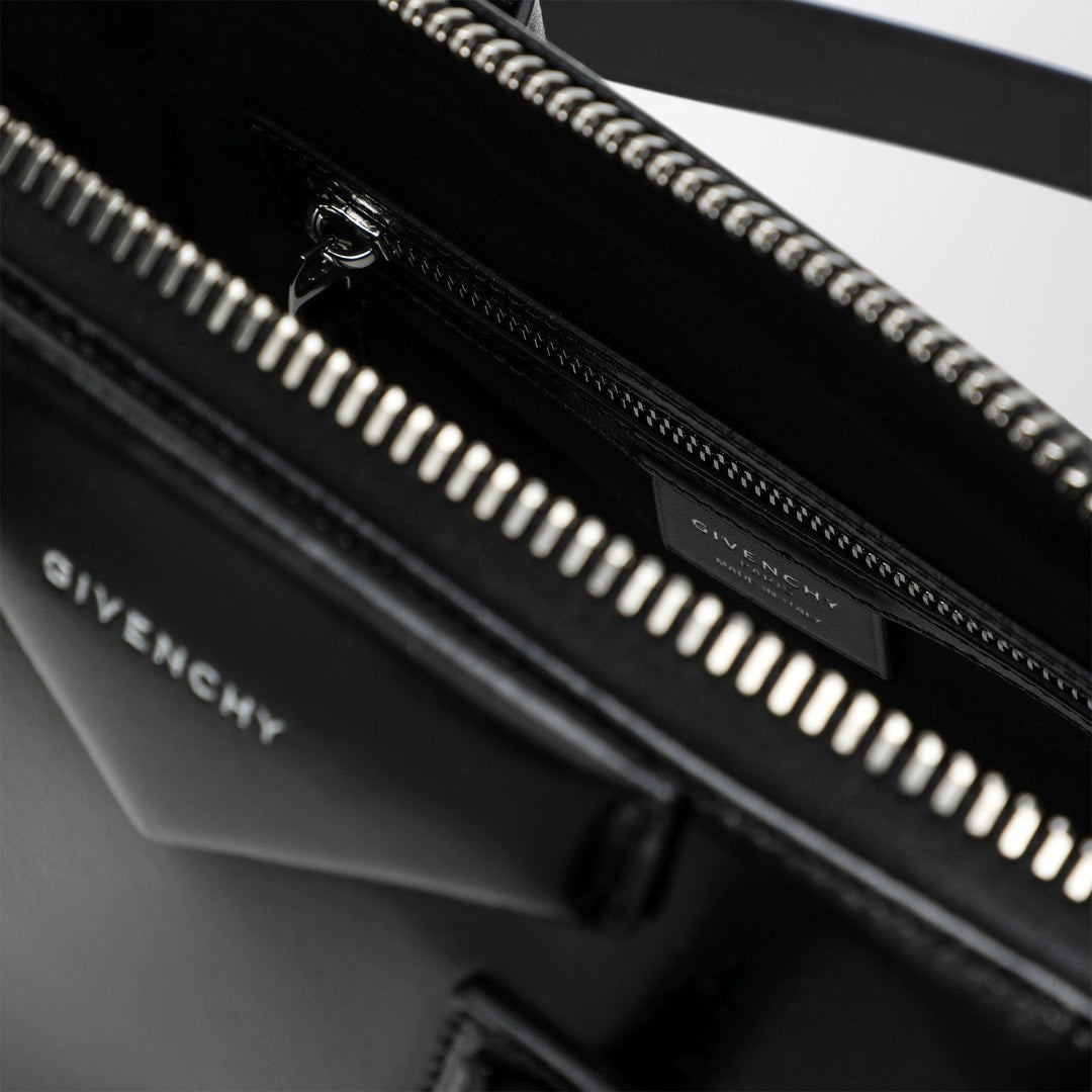 Givenchy Apparel & Accessories - Nero | f920bb6c3f86bcc59d0d828630a49b6a5d6c4dc0