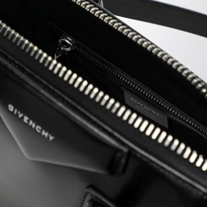 Givenchy Apparel & Accessories - Nero | f920bb6c3f86bcc59d0d828630a49b6a5d6c4dc0