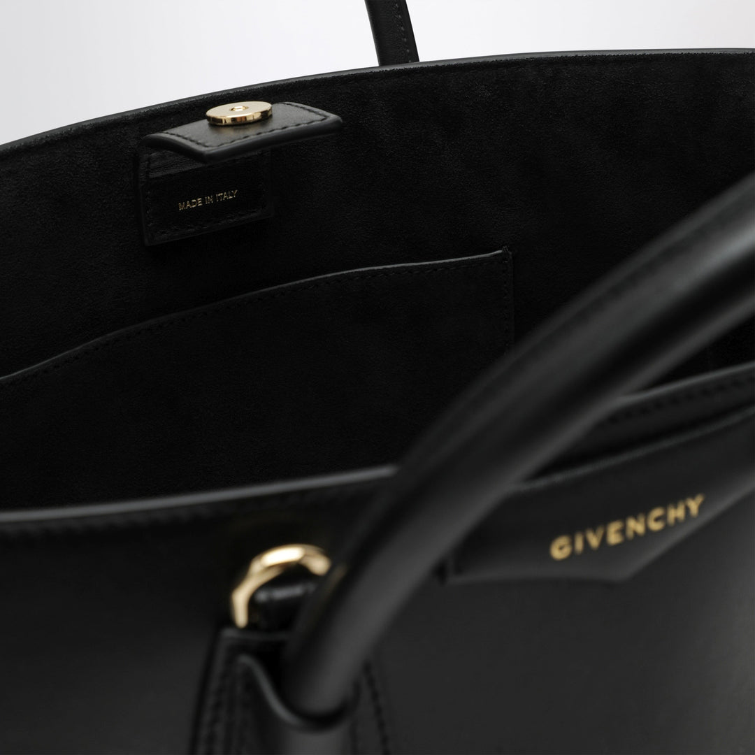 Givenchy Apparel & Accessories - Nero | ef2ff71110124a666a5b257a482e51b461538f44