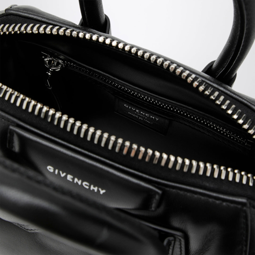 Givenchy Apparel & Accessories - Nero | 1b26bb9e93c8e17aa69405f17d0d90a6a7f61121