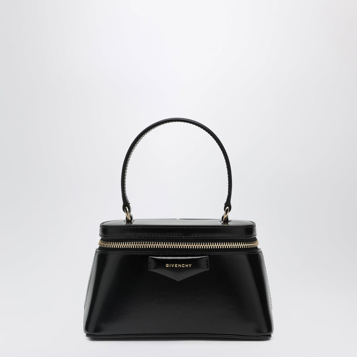 Givenchy Apparel & Accessories - Nero | a4c6d4d8a321b9c7c29ba975afa52fbf04938016