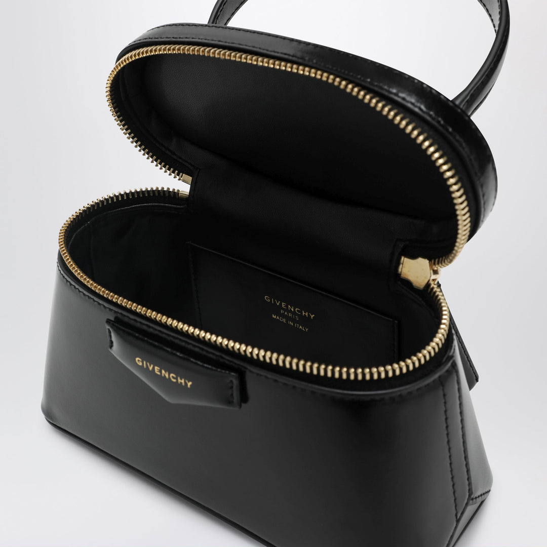 Givenchy Apparel & Accessories - Nero | a3bca06220d90971bfd42229793911aed40d146e