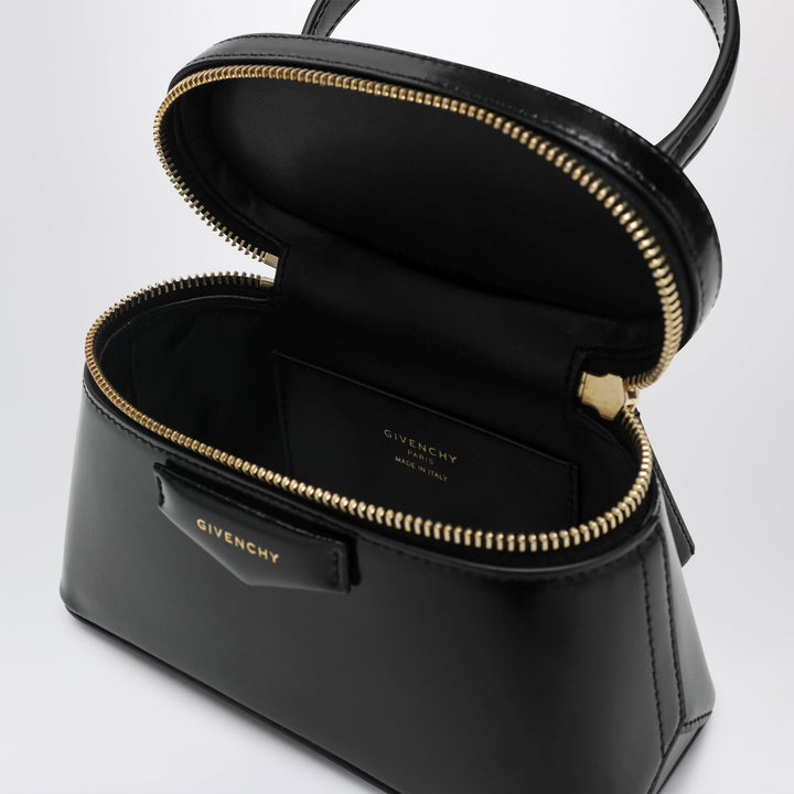 Givenchy Apparel & Accessories - Nero | a3bca06220d90971bfd42229793911aed40d146e