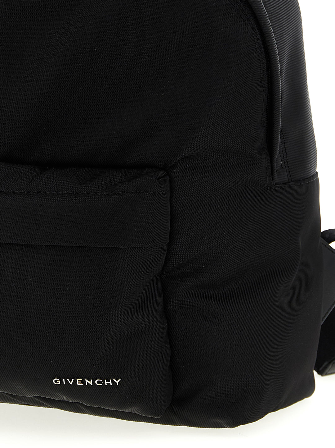 Givenchy Essential Zaini e Valigie - Nero | 7b0c9241b00c818fe143f8ce3b60b11713375d63
