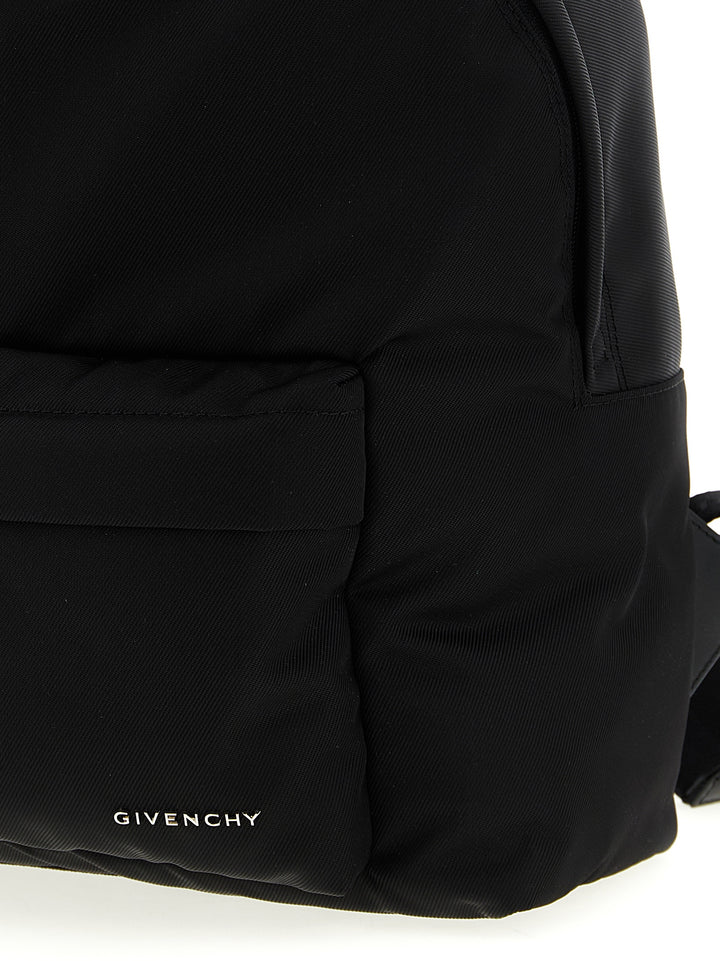 Givenchy Essential Zaini e Valigie - Nero | 7b0c9241b00c818fe143f8ce3b60b11713375d63