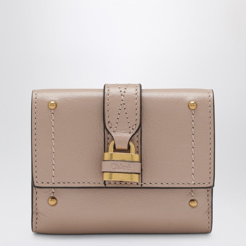 Chloé Apparel & Accessories - Rosa | e3ac64abb73a504dff8510304be25ef9648ef913