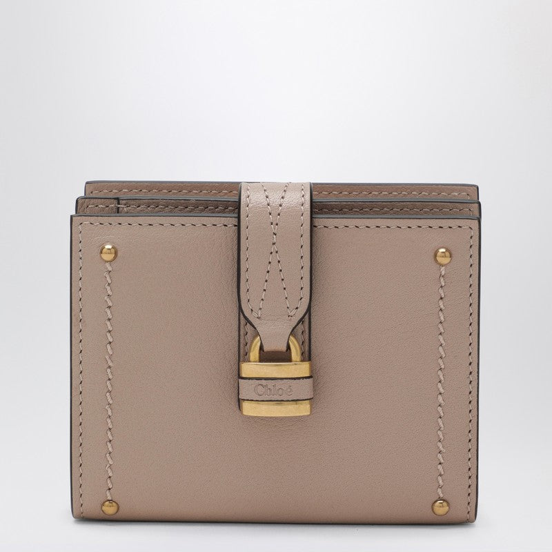 Chloé Apparel & Accessories - Rosa | f2a20a35c6d92311fa8ac900eb9be4d4b93f2ab9
