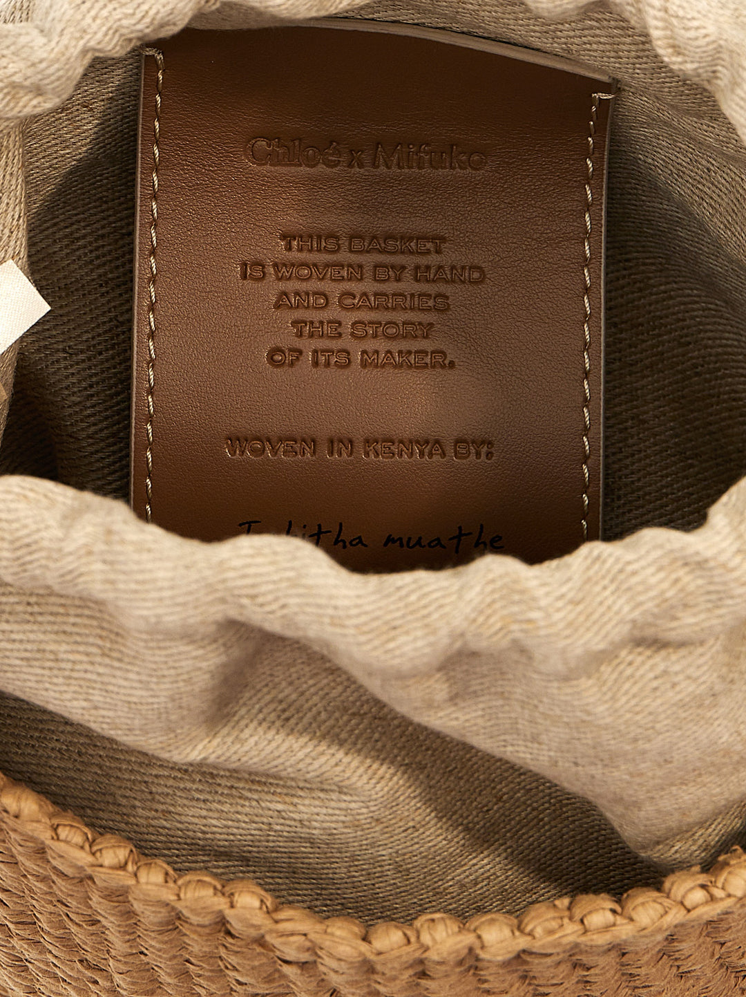 Chloé 'Woody Small Bucket Bag Borse a Tracolla - Beige | 55f4d205c93856e39d43ddf64d6aacb8f6ec9fb6