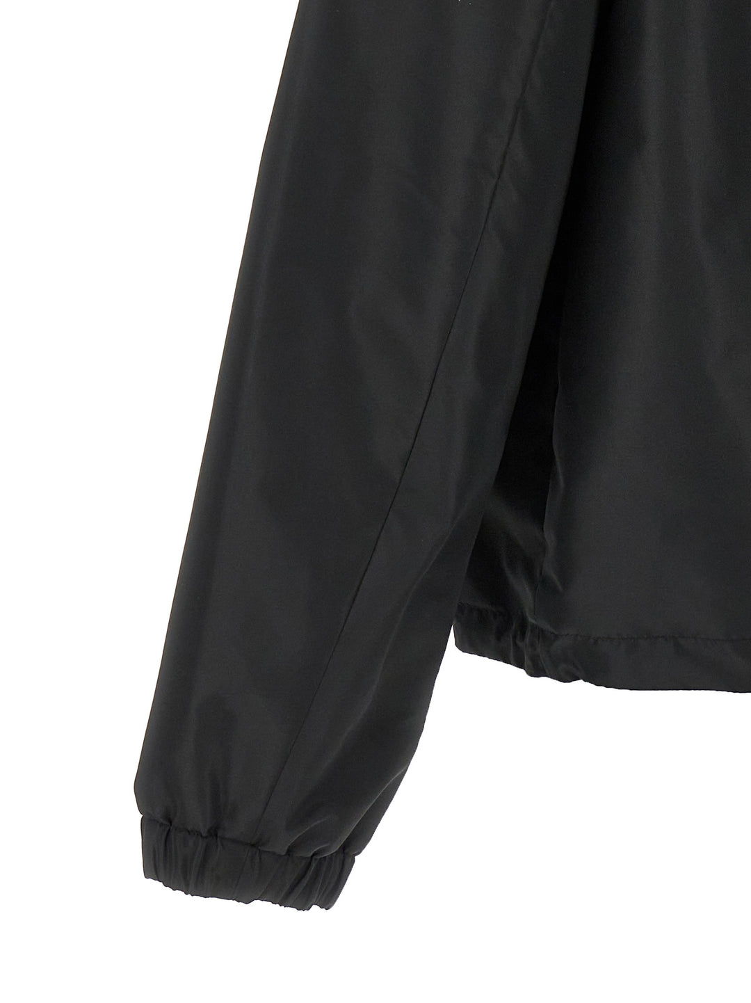 Fendi Logo Blouson Piumini, Parka, Giacche casual - Nero | 2f338fdc6c232c7ea83feeeeae656868b3e0a80a