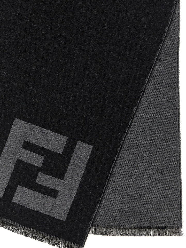 Fendi Ff Macro Scarf Sciarpe - Nero | 03ee24e50c590baa67ee8d3a6af6080d40a875e6