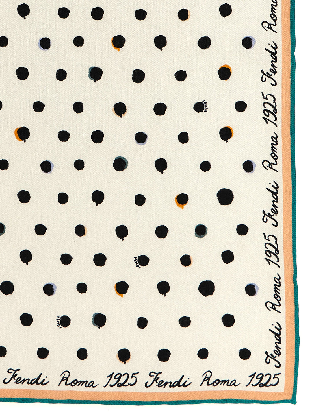 Fendi Fendi Sciarpe - Bianco/Nero | f82817050fb503d4fef551b54f48892de6b118cc