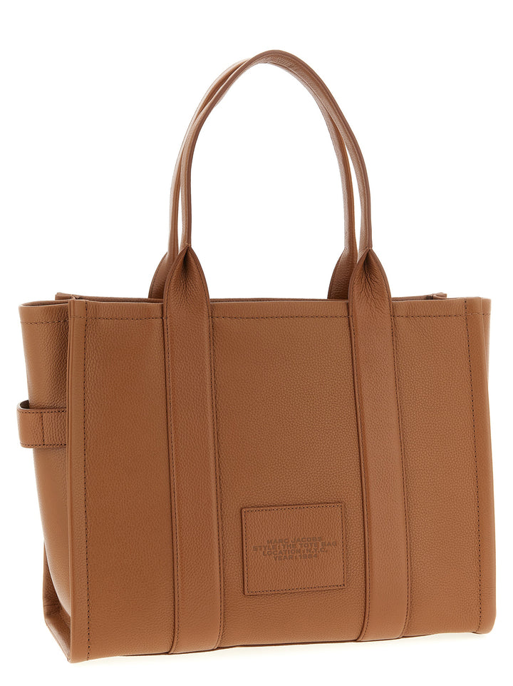 Marc Jacobs The Leather Large Tote Tote - Marrone | 59fd12451dbce23b26f8046bbd7fe2b33f71fe9d