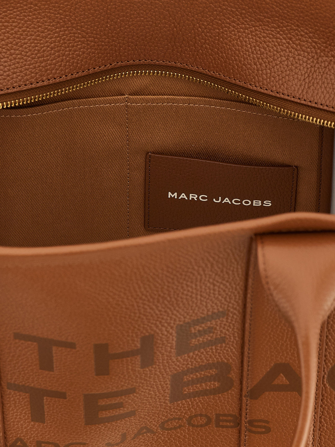 Marc Jacobs The Leather Large Tote Tote - Marrone | 4c9ab04e5e6b4dd96c976991b8975d3ef116c078