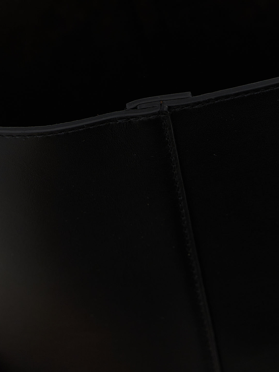 J.W. Anderson The Jwa Small Corner Bucket Borse a Spalla e Tracolla - Nero | a235512a9245f56c65d64aea7a1f05ee7467c9fe