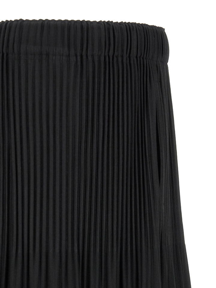 Homme Plisse' Issey Miyake Monthly Colors: June Bermuda e Short - Nero | 1443fb3782d32bae0d74d2f1839b03b1ab41731f