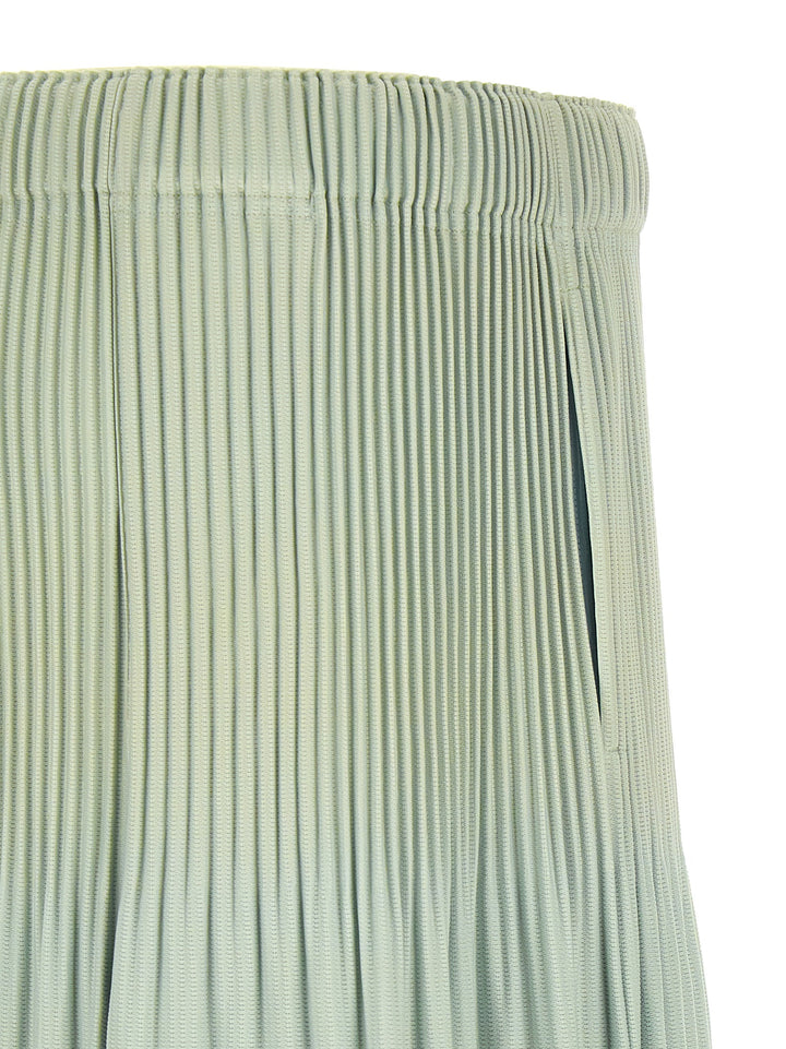 Homme Plisse' Issey Miyake Monthly Colors: June Bermuda e Short - Verde | a987b59fe0a325e89bdd7c99faadea74381a945d