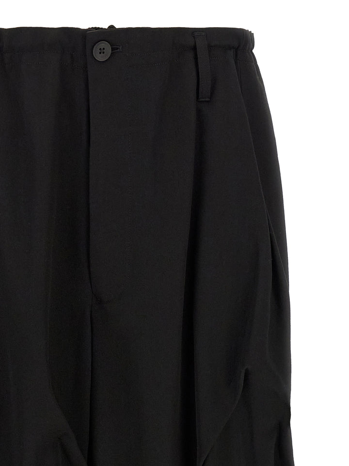 Yohji Yamamoto Tuck Pantaloni - Nero | f4a4076efbbb36621d67973456df3150dcc55b82