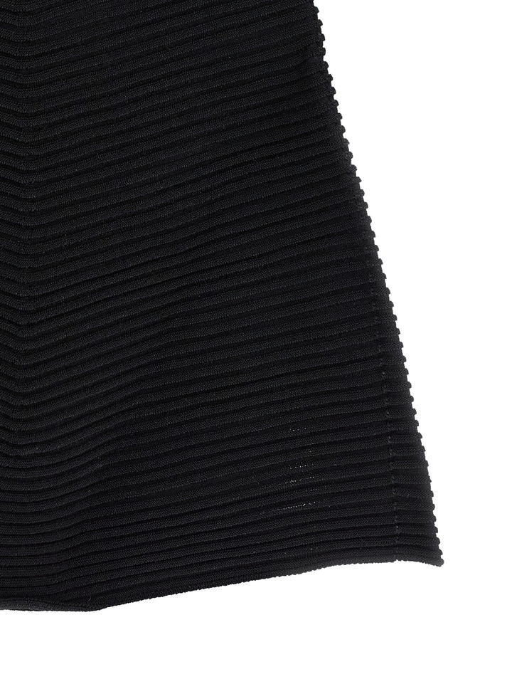 Issey Miyake Corrugated Knit Abiti - Nero | 982966f240fbff1d652616a4bc80951cbcc10182