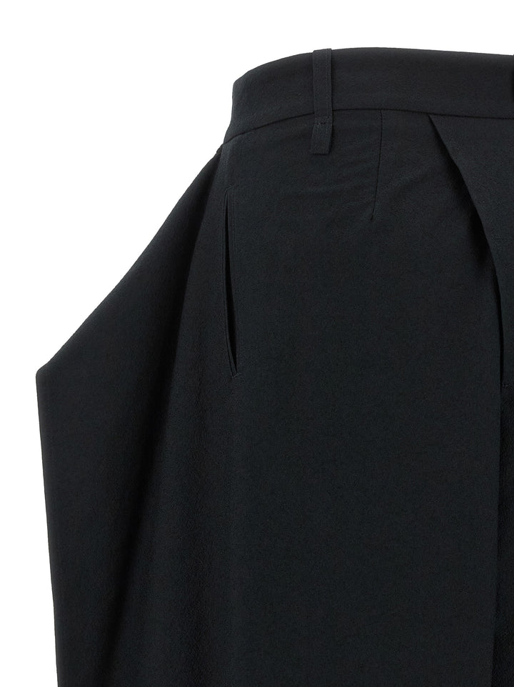 Issey Miyake Grainy Pantaloni - Nero | d64cf9cb90d62e11517056c1d6ee930590ff1997