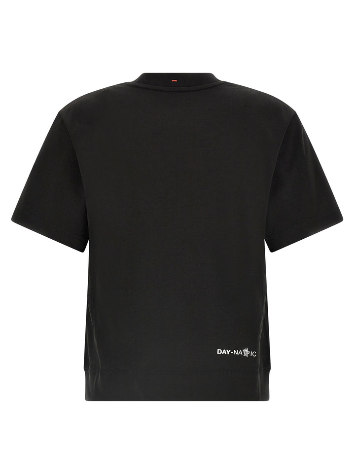 Moncler Grenoble Embossed Logo T shirt - Nero | 9d3bf157f335884d50f98d48f3d1b86ca0b09702