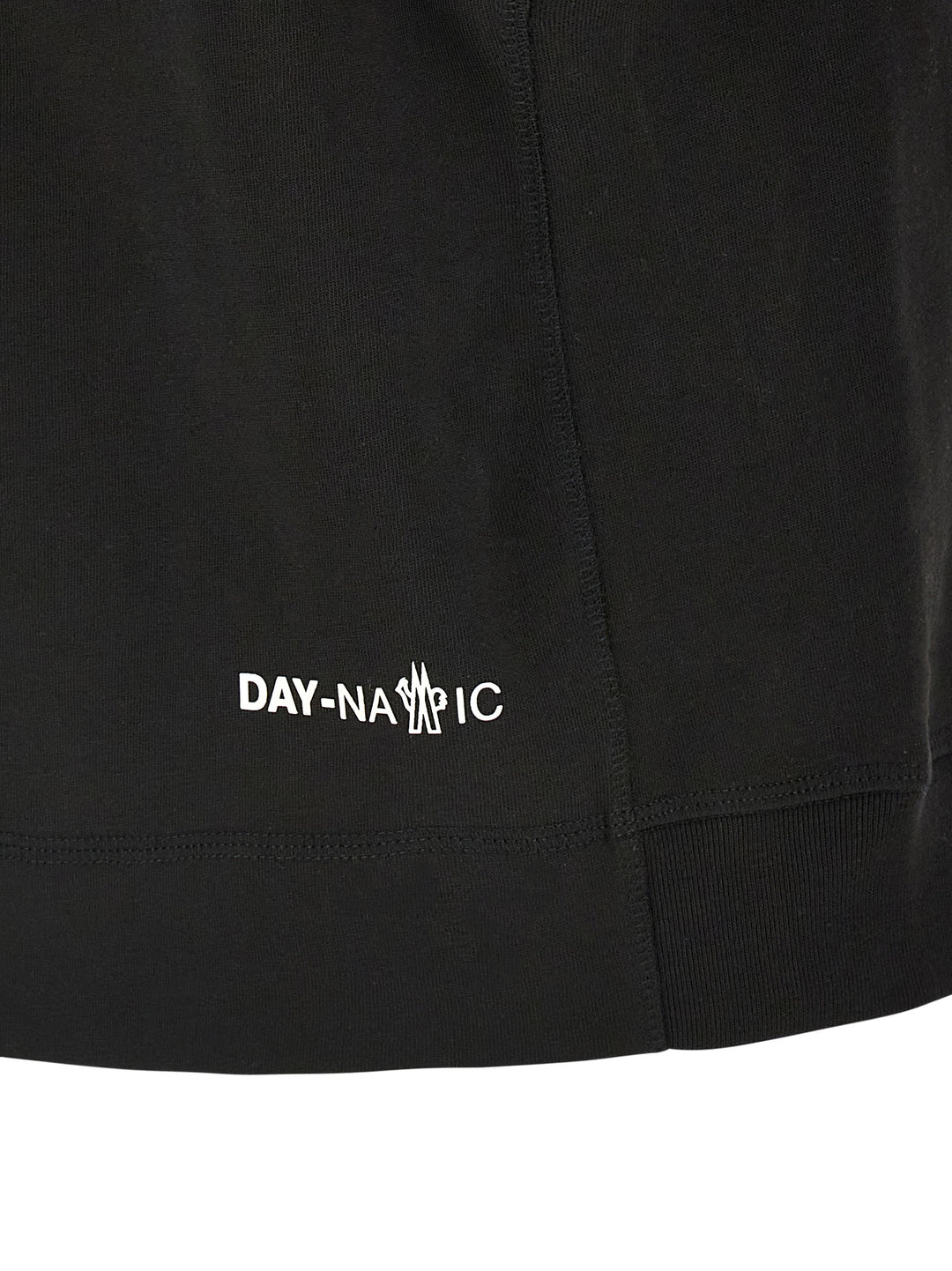 Moncler Grenoble Embossed Logo T shirt - Nero | 242ad52cc973d8ce0b81b49976bbf5bdd6df1319