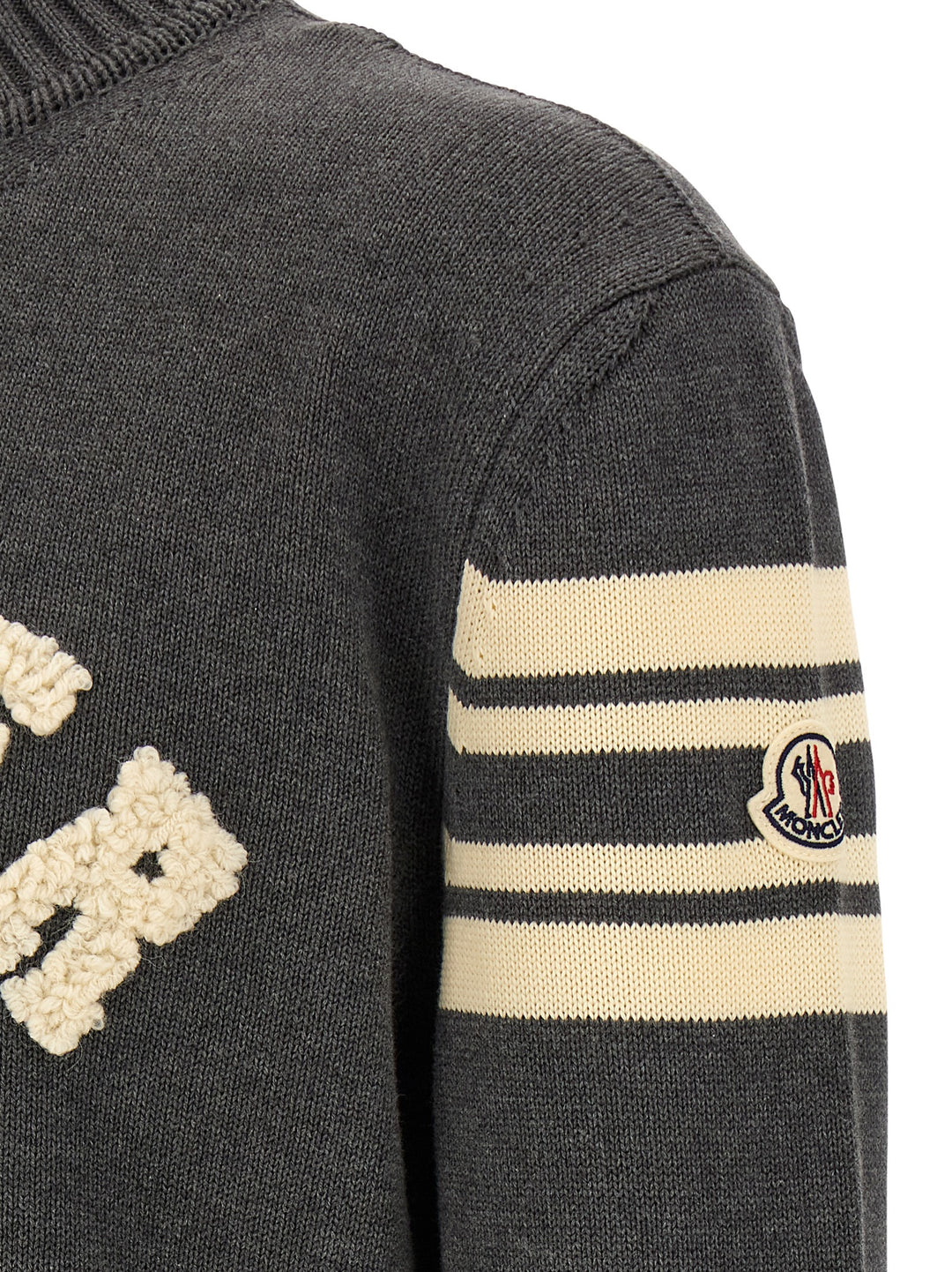 Moncler Bouclé Logo Sweater Maglioni - Grigio | 37ac5e3777c2c71dc24a49c3f5e18e64e16b296f