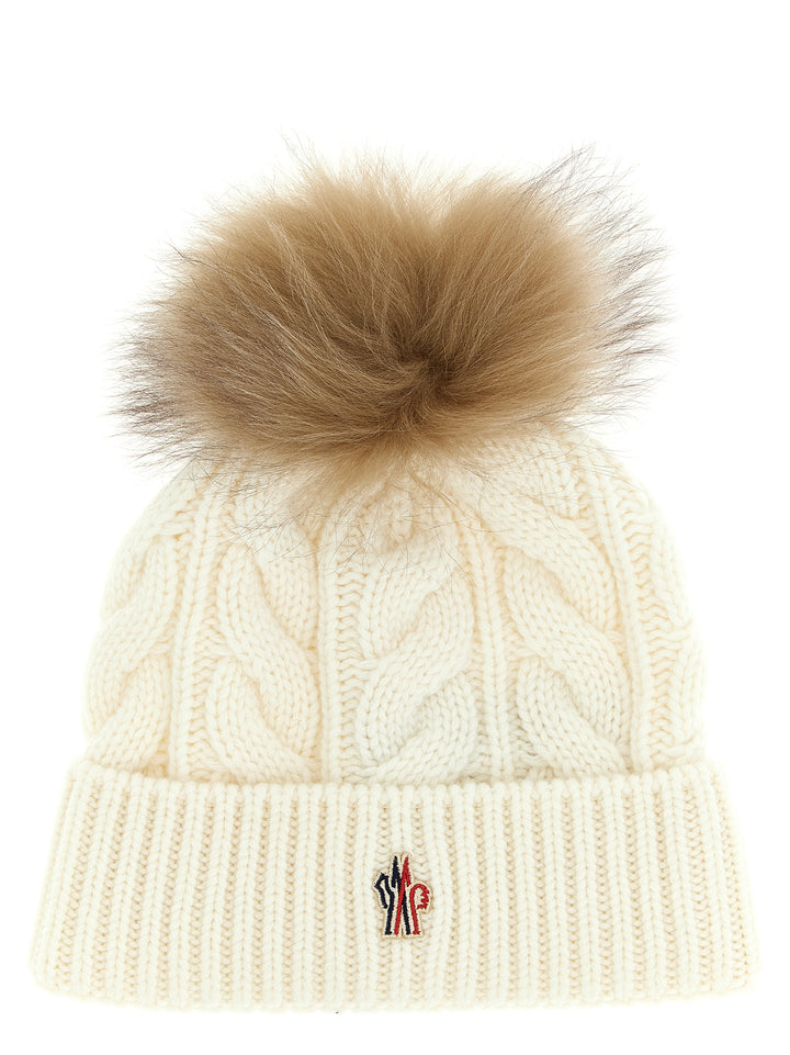 Moncler Grenoble Pompon Braided Cap Cappelli - Bianco | 25ffeeb8ad42b5c271dffa77034310959bb3ada6
