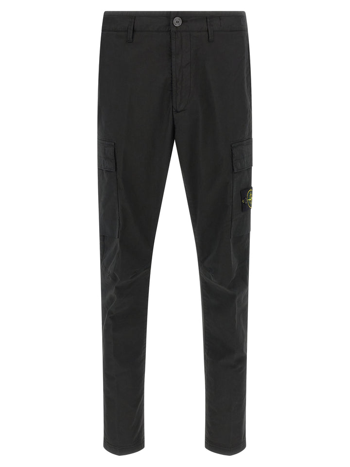 Stone Island Cargo  Logo Badge Pantaloni - Nero | 72539172f512f39ef47cd9ee7887fe203a223965