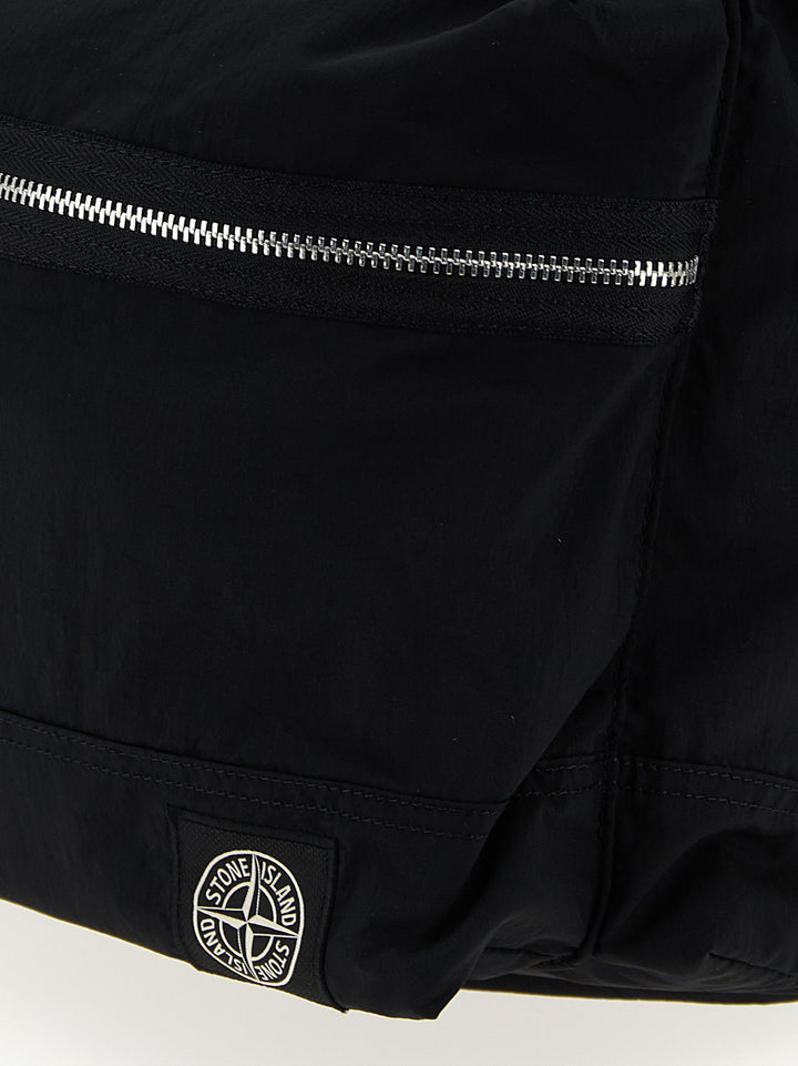Stone Island Logo Patch Backpack Zaini e Valigie - Nero | c9a4dd5fd9635a32ea0cd04695ea9fefc7cfd41e