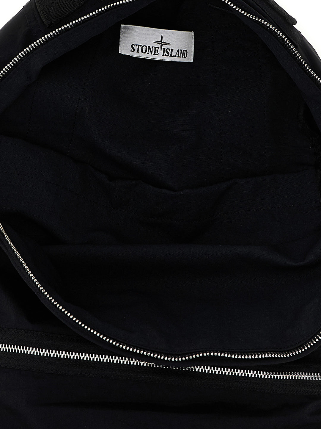 Stone Island Logo Patch Backpack Zaini e Valigie - Nero | 9b291364b2c62d135430be0422e6884bac8752ba