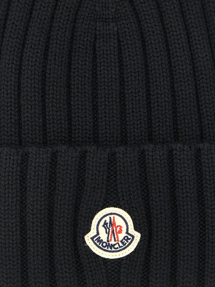 Moncler Logo Patch Beanie Cappelli - Nero | b7f95f7480e5905353c1820d90c4de747ea893a6