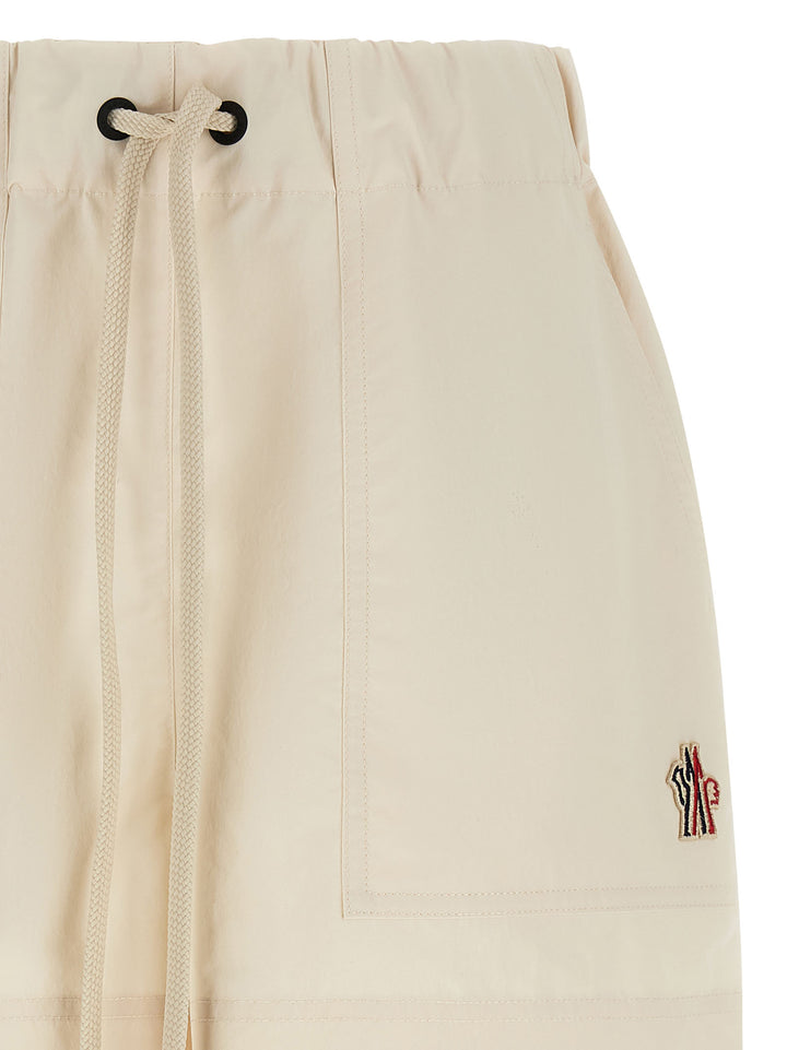 Moncler Grenoble Technical Froissé Shorts Bermuda e Short - Bianco | 1456c8cc8c5694bed25091b53acf32ee92adb015