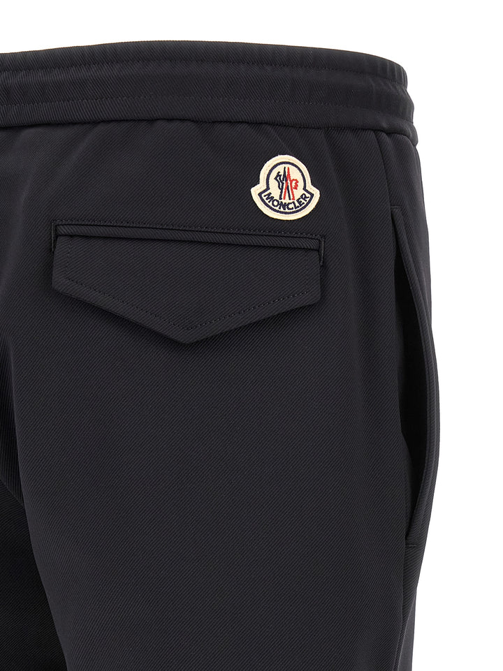 Moncler Logo Patch Joggers Pantaloni - Nero | 062f9d4b9a9b208a49b750b184ec2ae6b060b121